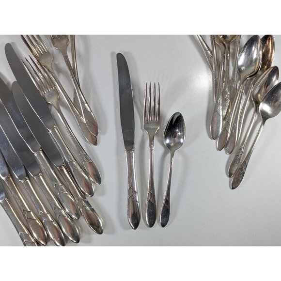 Oneida Lady Hamilton 24 piece Art Deco Silver Plated Flatware Set - Picture 4 of 9